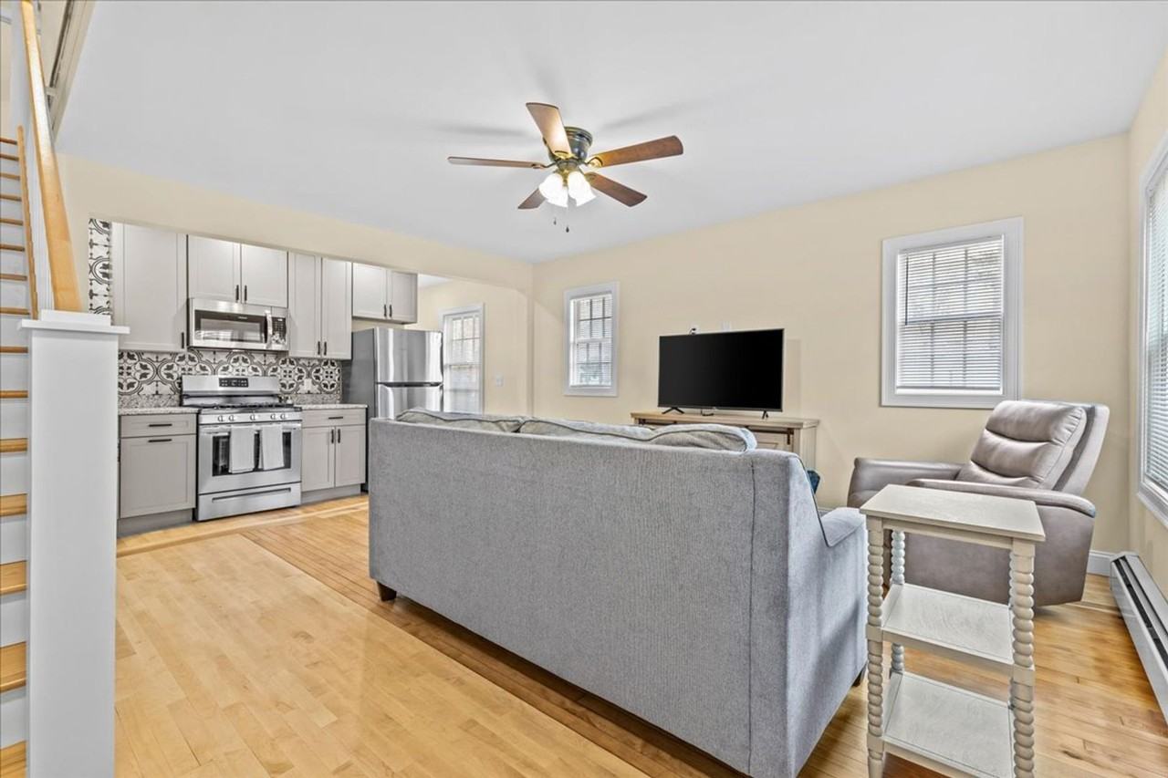 Campus Ct - Photo 2 of 39