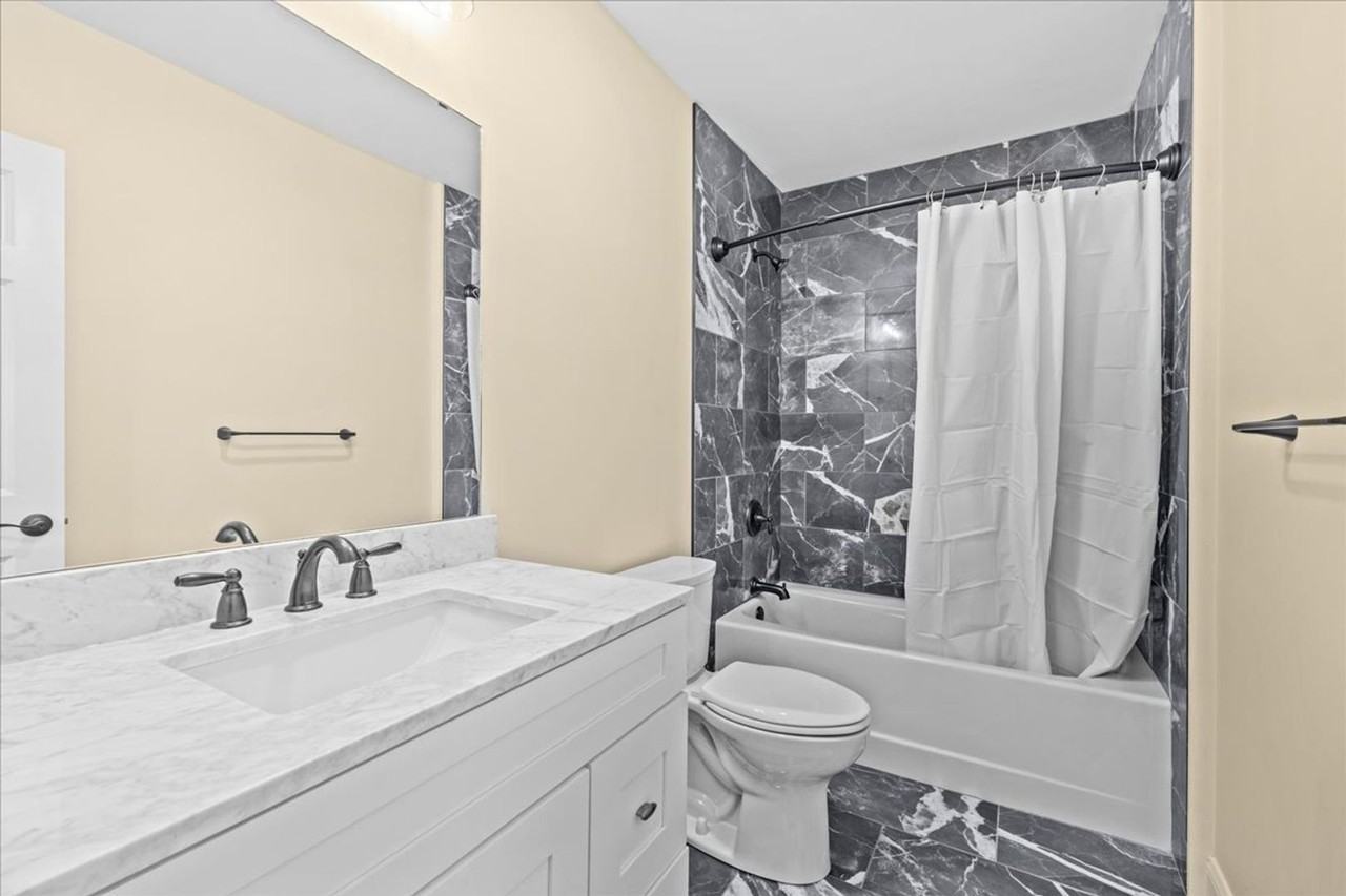 Campus Ct - Photo 5 of 39