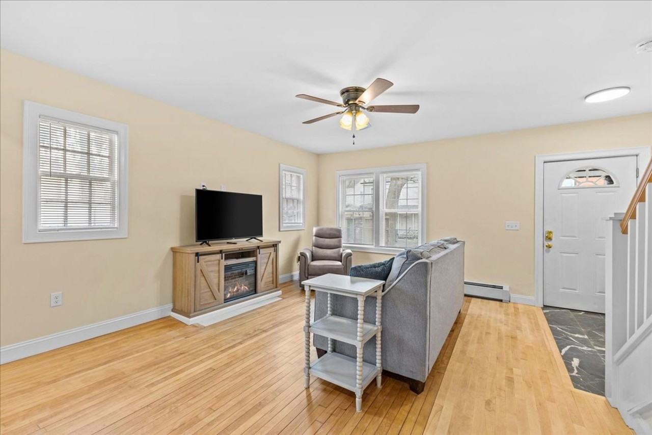 Campus Ct - Photo 6 of 39