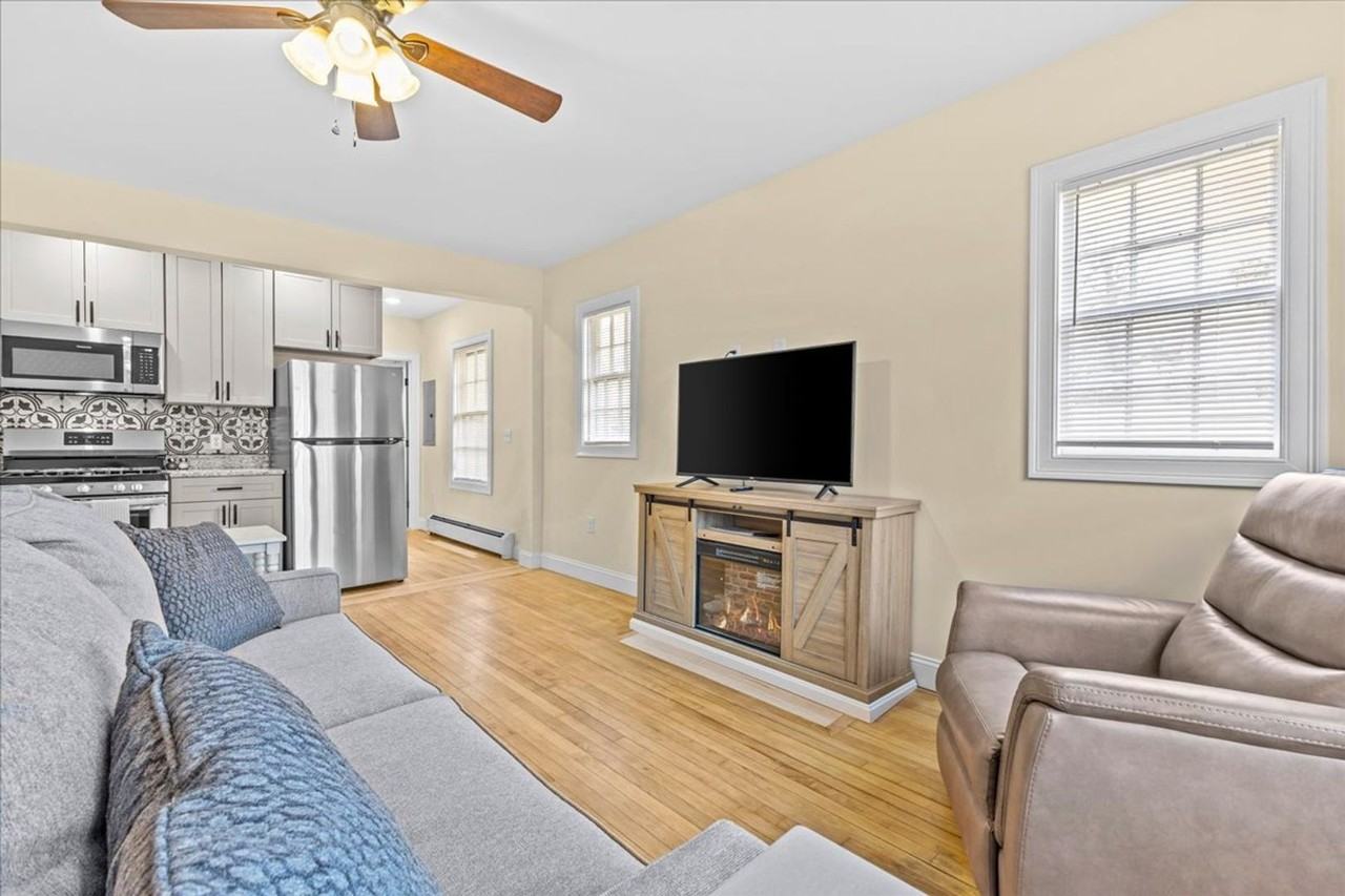 Campus Ct - Photo 7 of 39