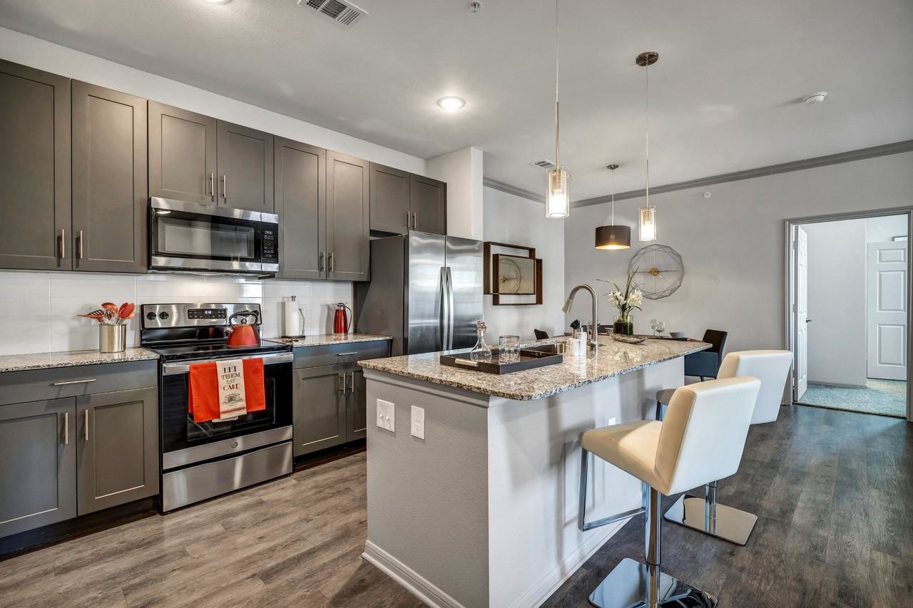 Haven at Bellaire - Photo 6 of 49