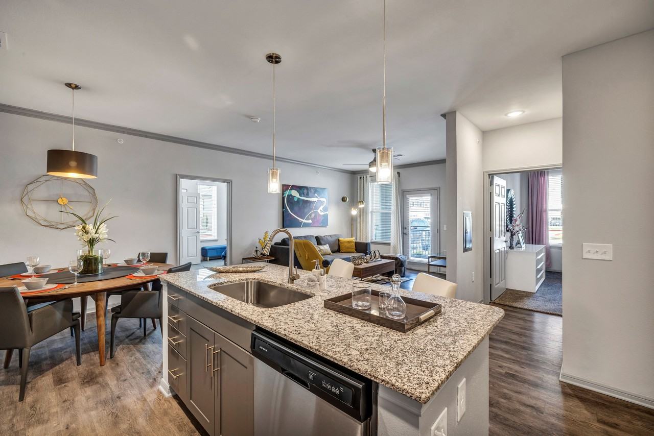 Haven at Bellaire - Photo 7 of 49