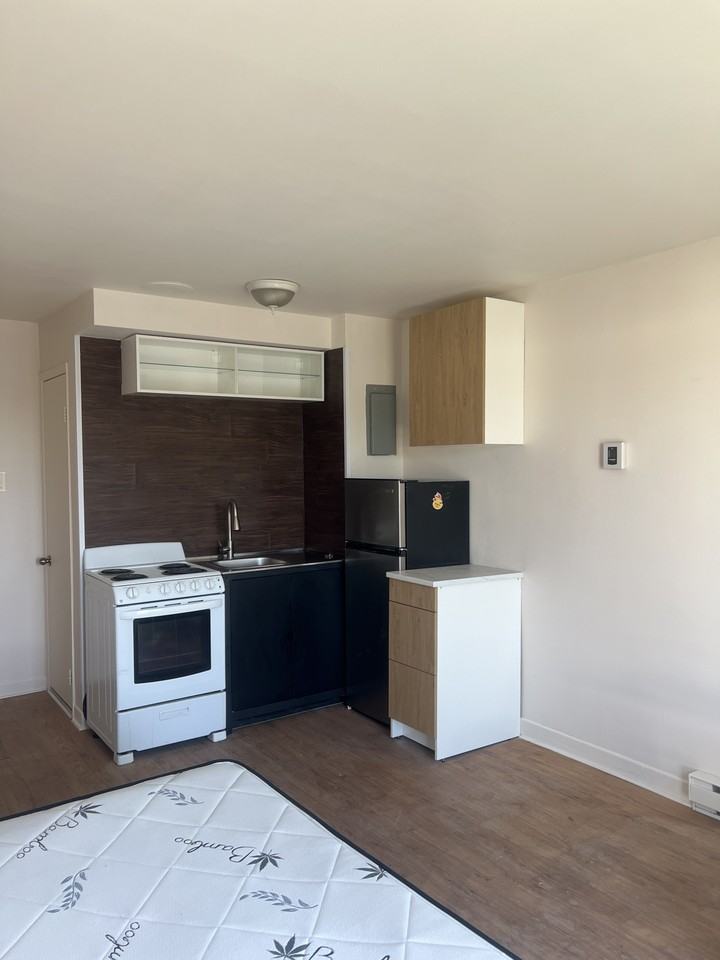 6905 2e Avenue #12 - Photo 4 of 9