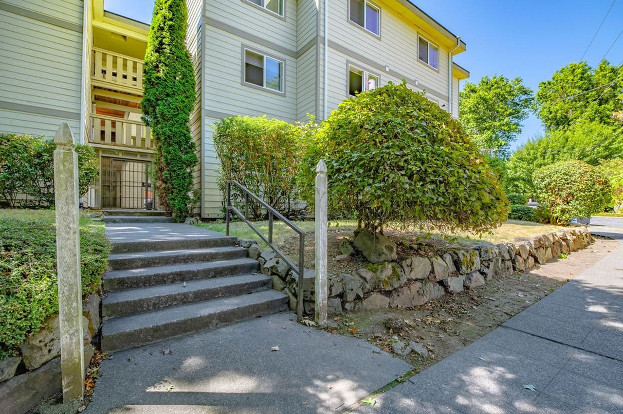 301 Apartments in the heart of Beacon Hill - Photo 5 of 38