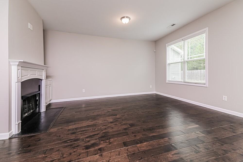 157 Golden Gate Pkwy - Photo 4 of 17