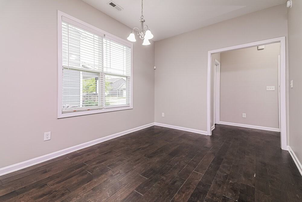 157 Golden Gate Pkwy - Photo 6 of 17