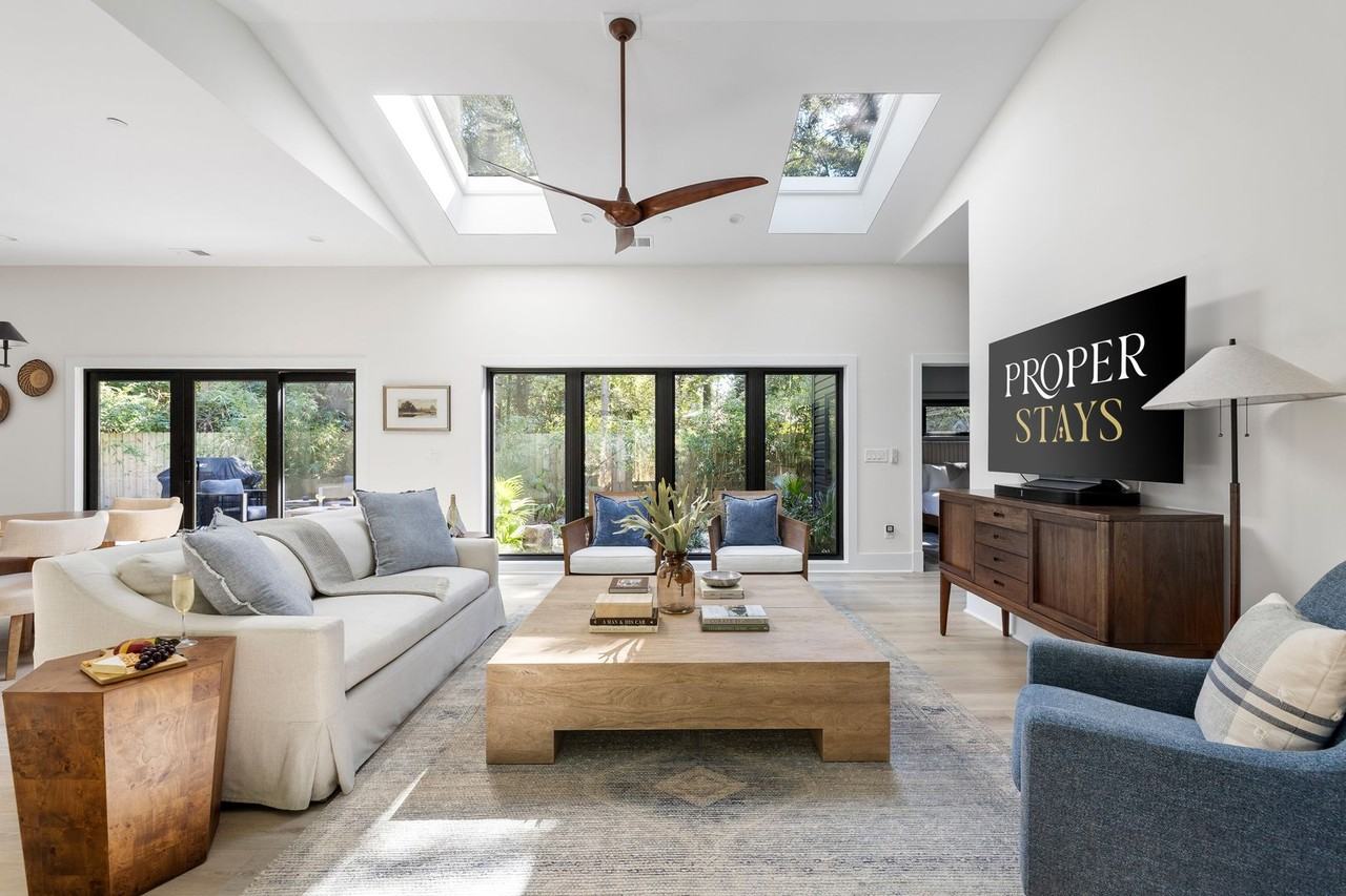 706 York Street - Photo 2 of 50