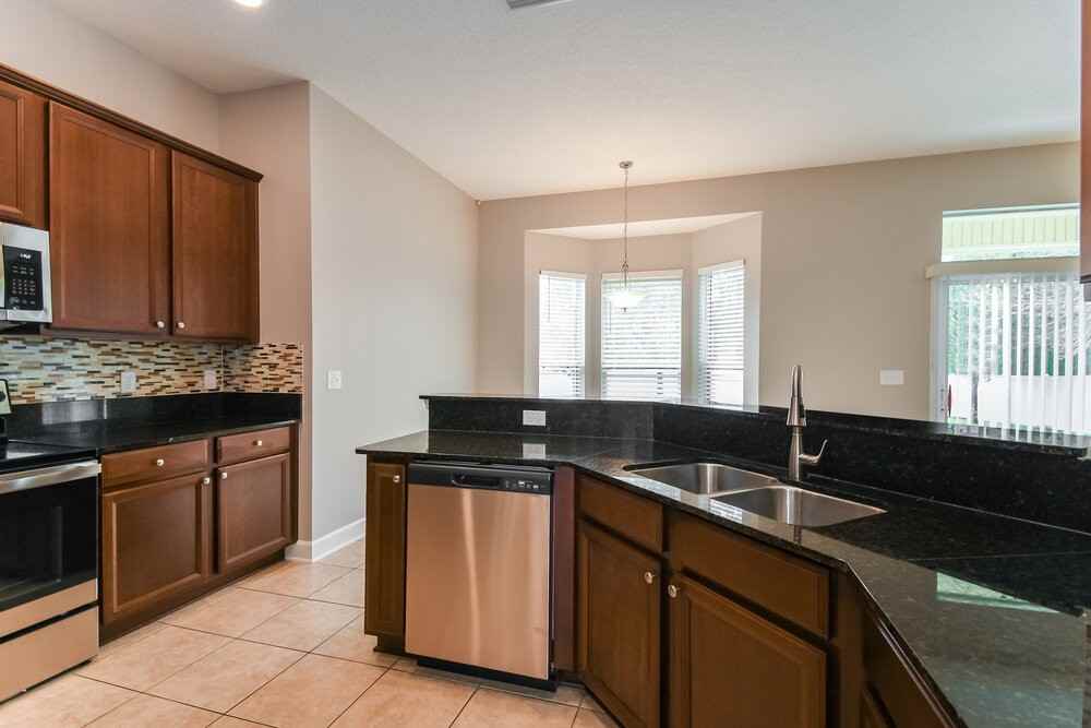 112 Cummer Way - Photo 7 of 16