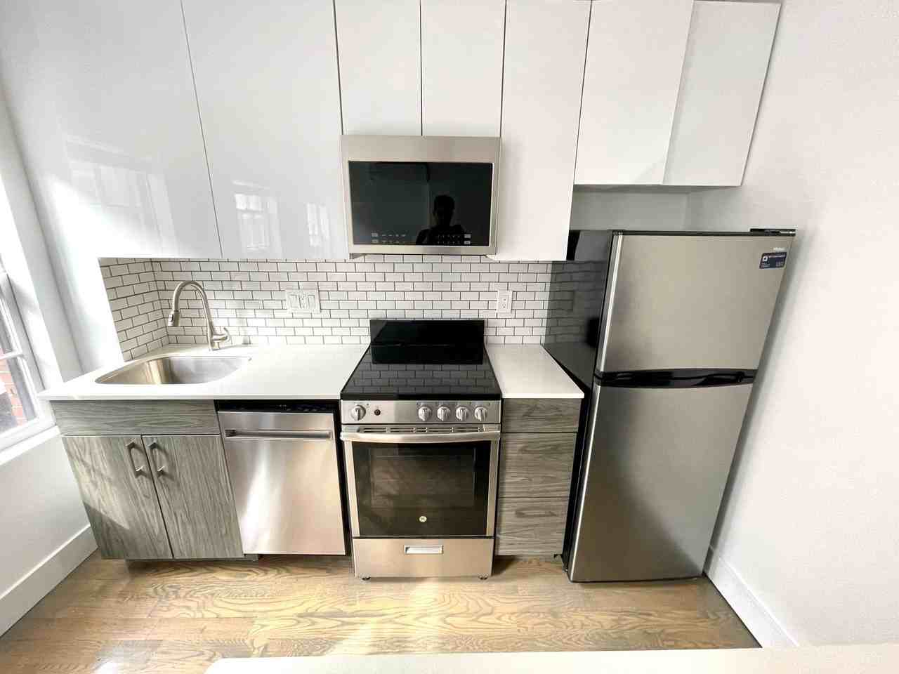 63 Joy St - Photo 3 of 9