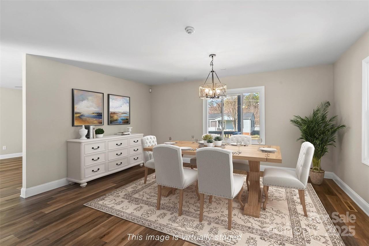 406 E 29th St - Photo 3 of 36