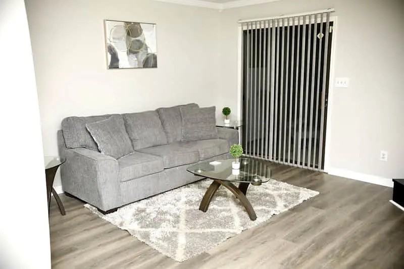 201 Forest View Dr - Photo 3 of 21