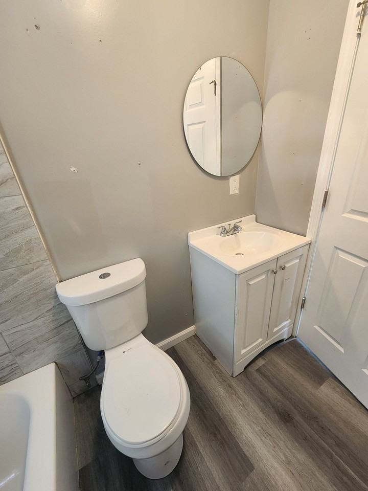 LARGE GROUND FLOOR 2 BEDROOM FOR RENT! - Photo 4 of 19