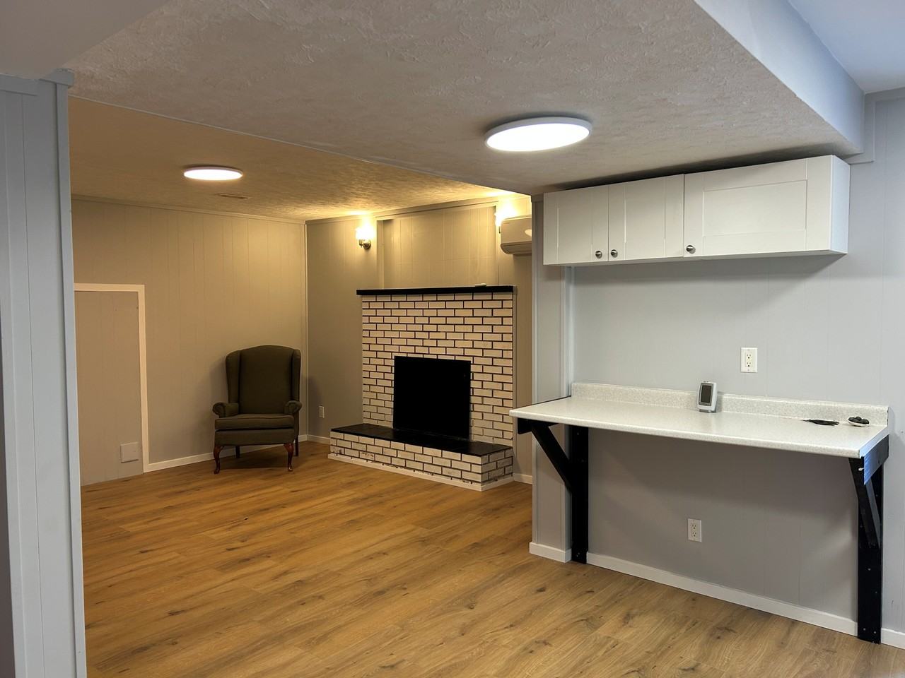 667 Sixth St Lowr - Photo 2 of 5