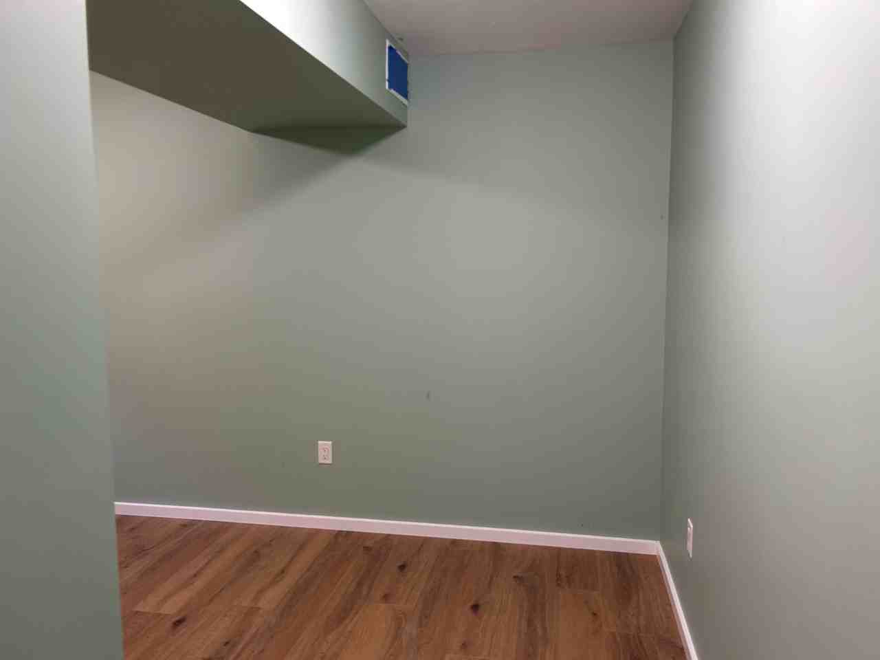 667 Sixth St Lowr - Photo 3 of 5