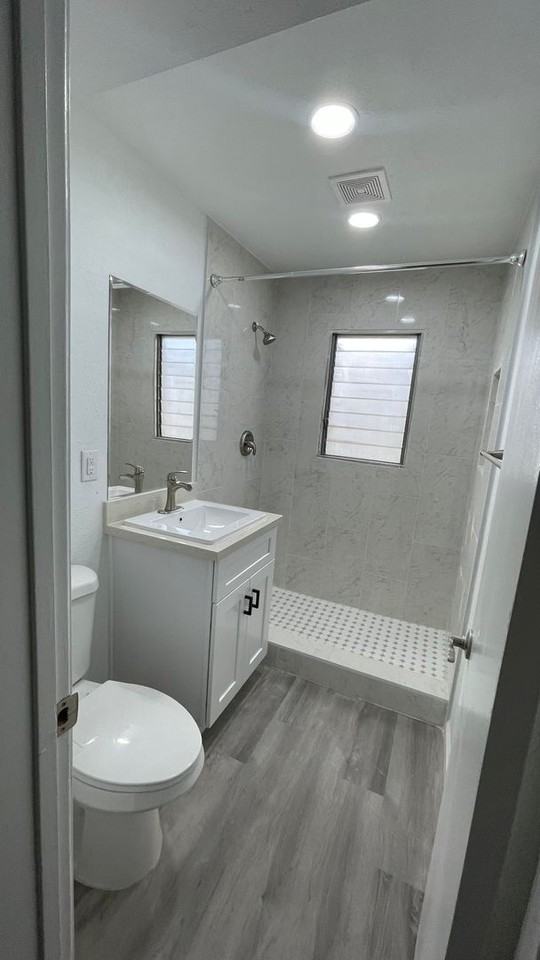 1800 Rexford Drive - Photo 5 of 18