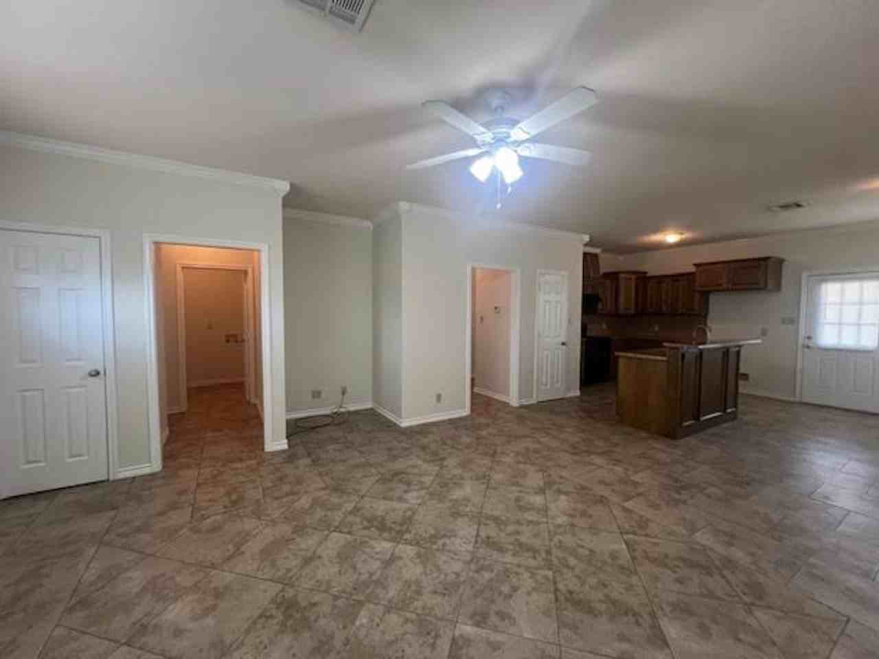 195 Ashland #A - Photo 4 of 20