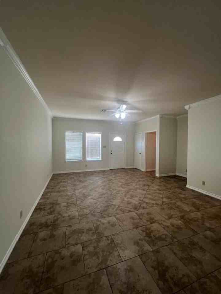 195 Ashland #A - Photo 5 of 20