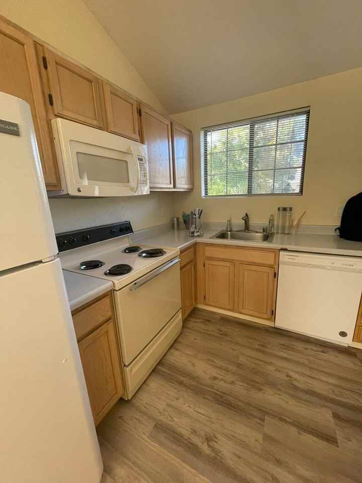 118 Golden Gate Circle - Photo 5 of 13