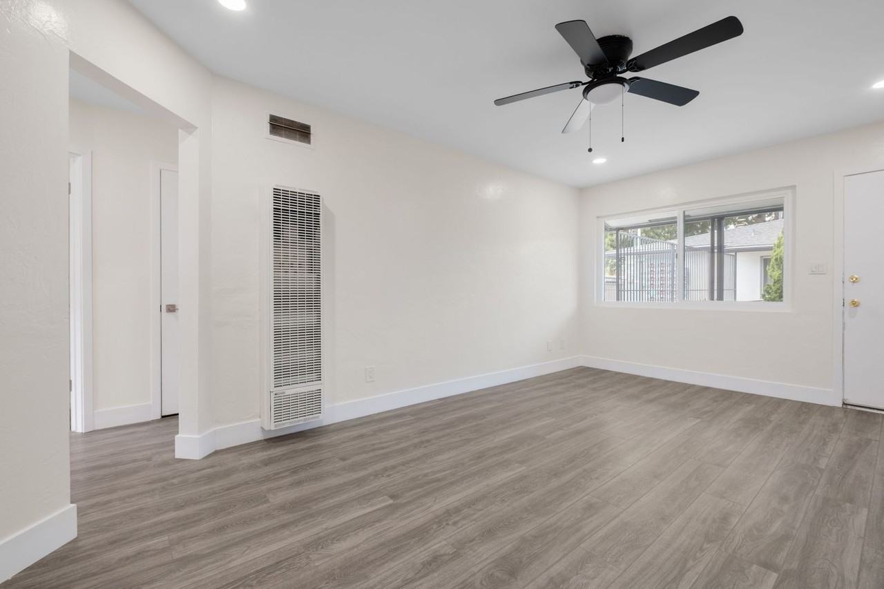 Boulevard Apartments - Photo 7 of 26