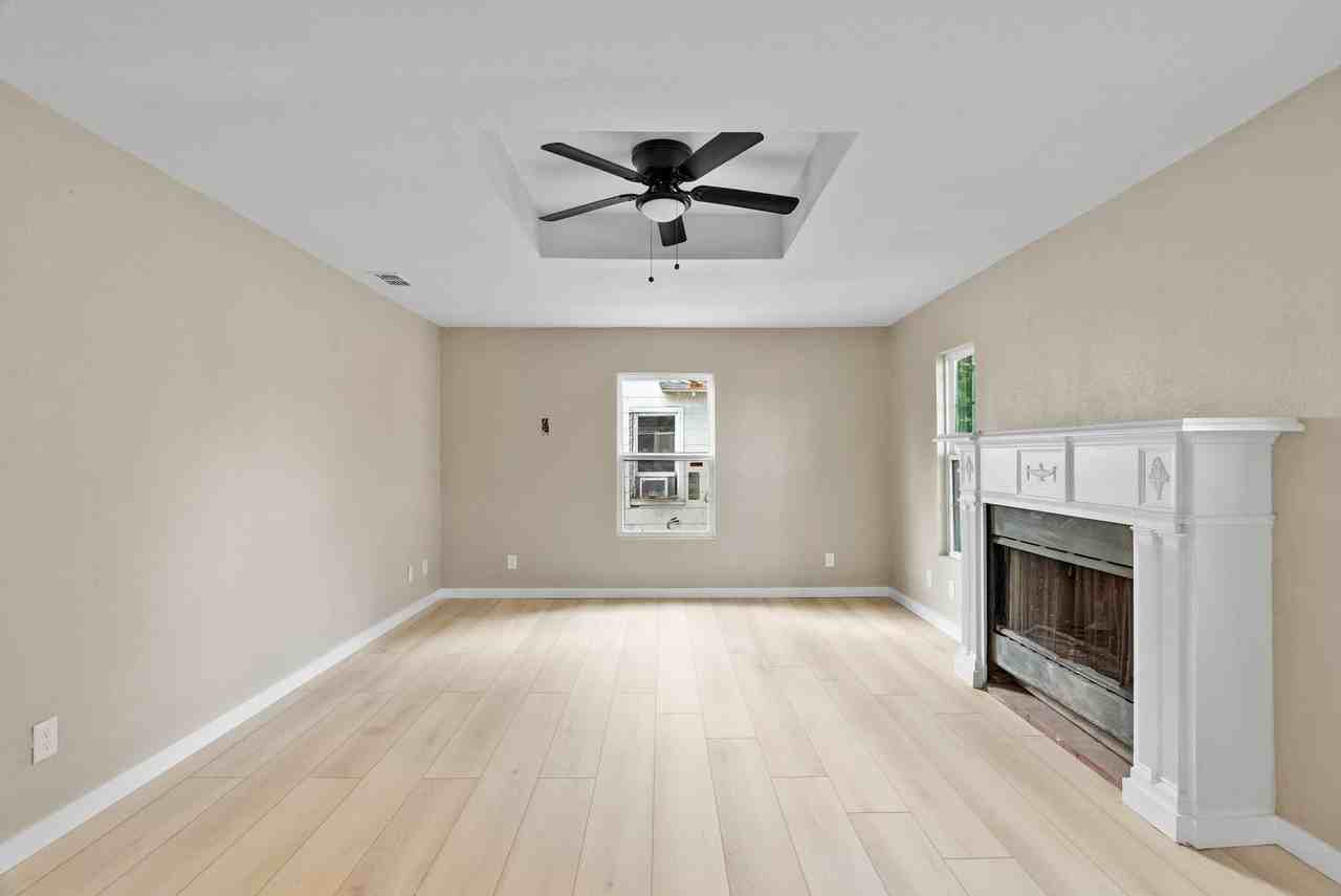 4106 Christie St - Photo 3 of 15