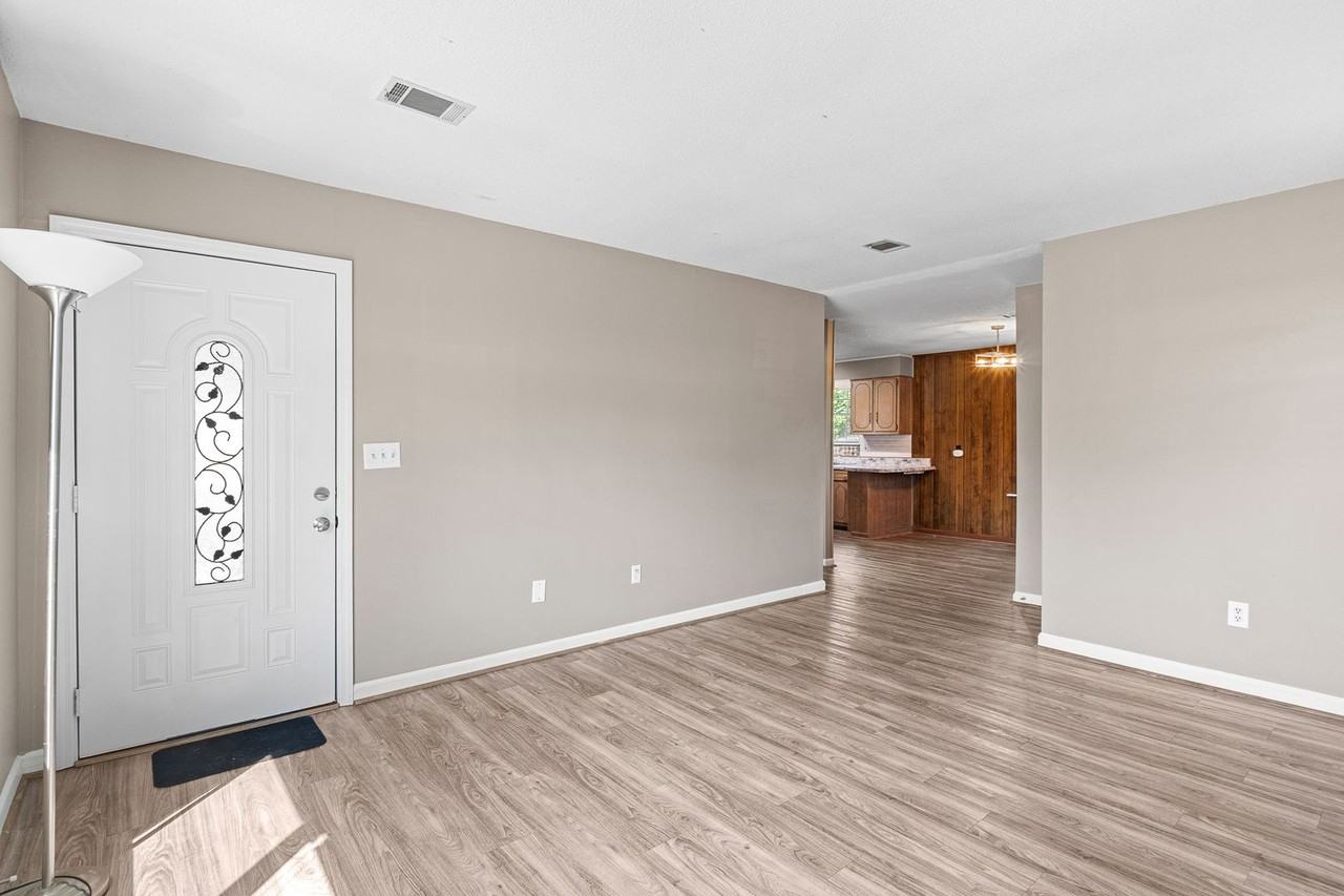 3615 Goldfinch Dr - Photo 6 of 30
