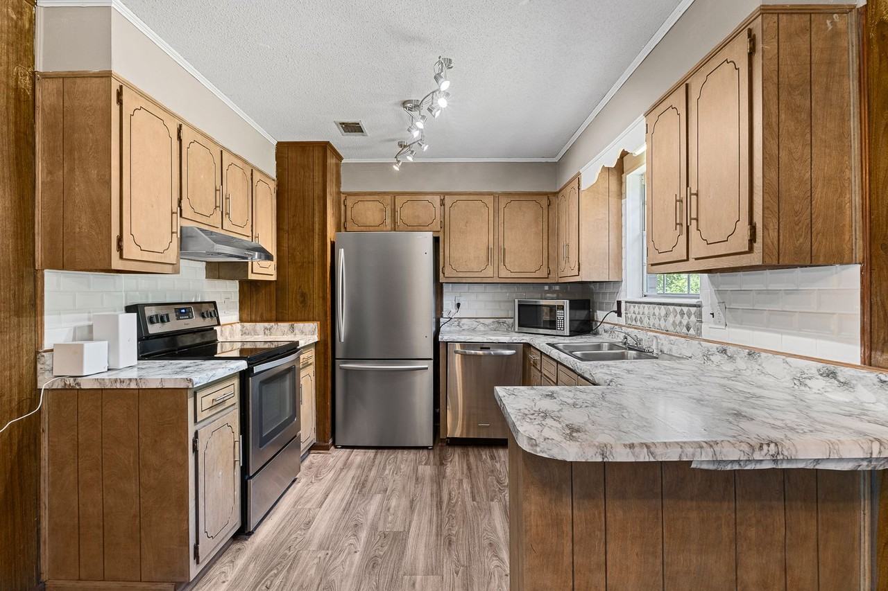 3615 Goldfinch Dr - Photo 7 of 30