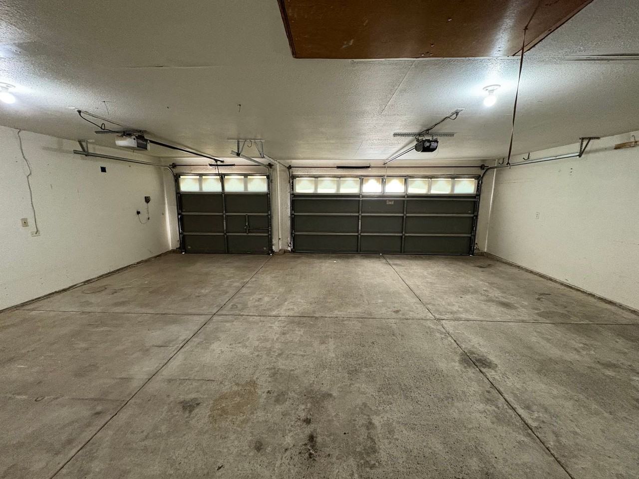 2511 S Peppertree St - Photo 2 of 41