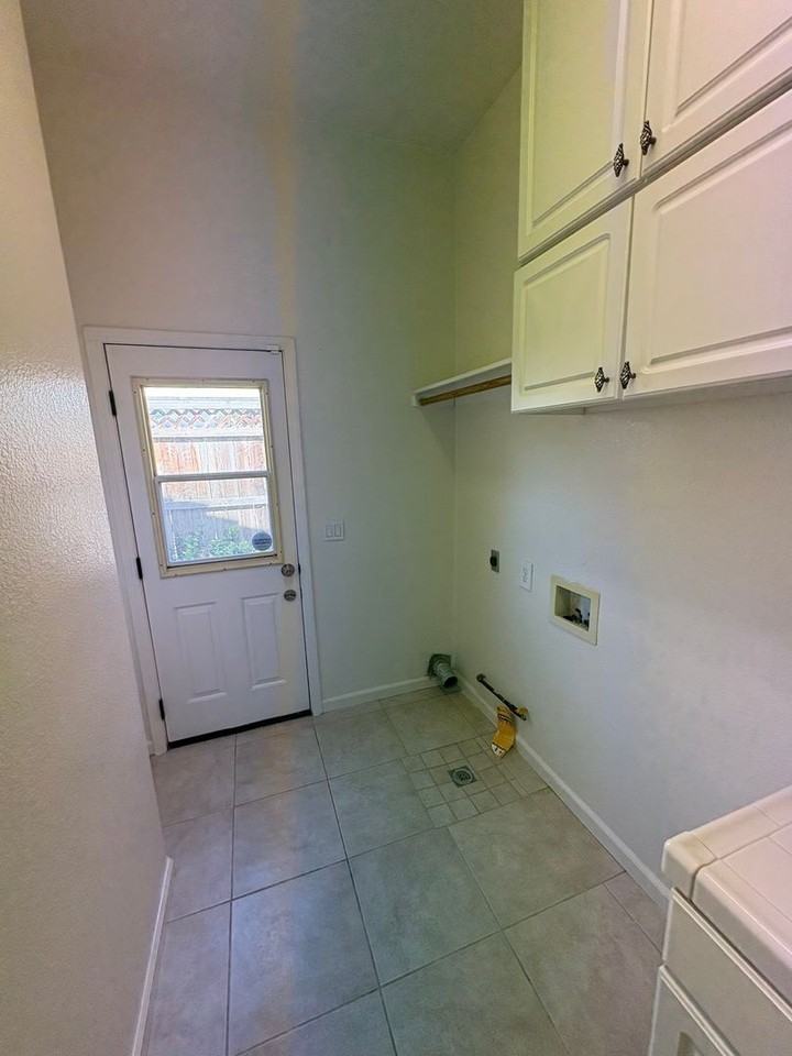 2511 S Peppertree St - Photo 4 of 41