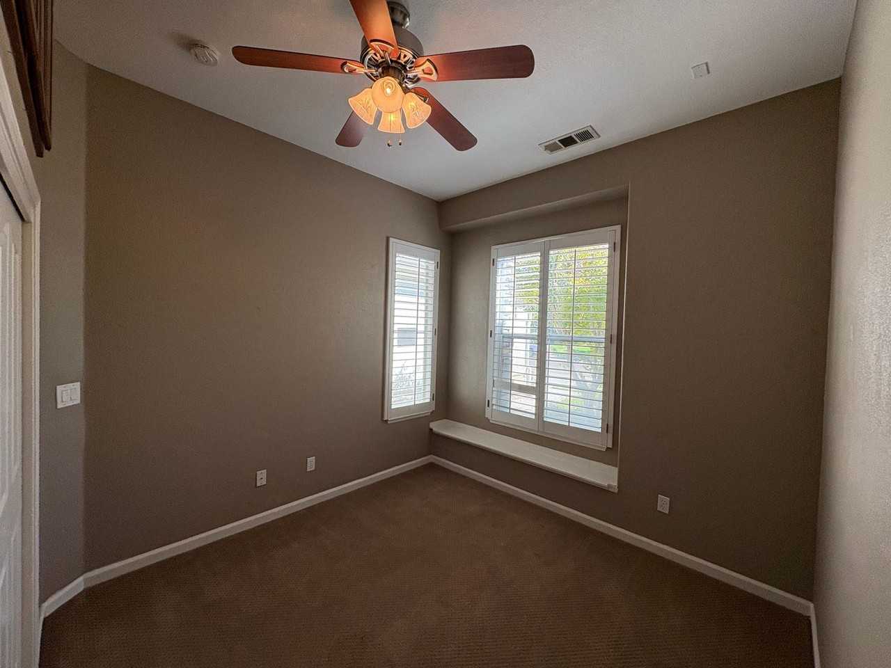 2511 S Peppertree St - Photo 7 of 41