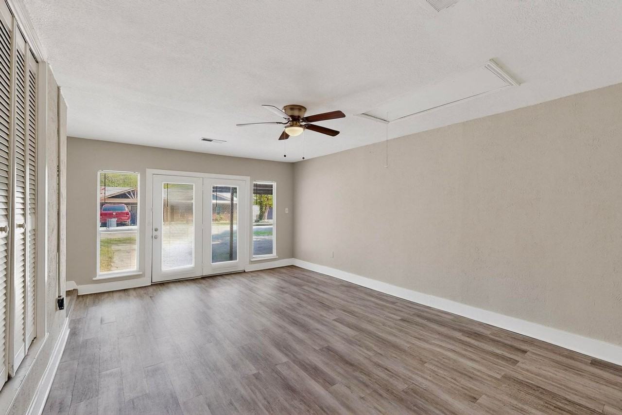 140 Trout St - Photo 6 of 45
