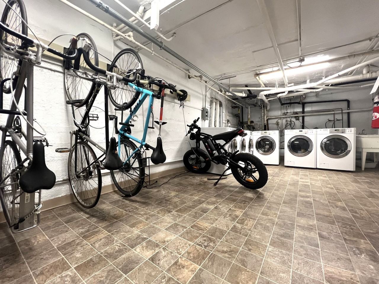 Park Apartments - Photo 7 of 9