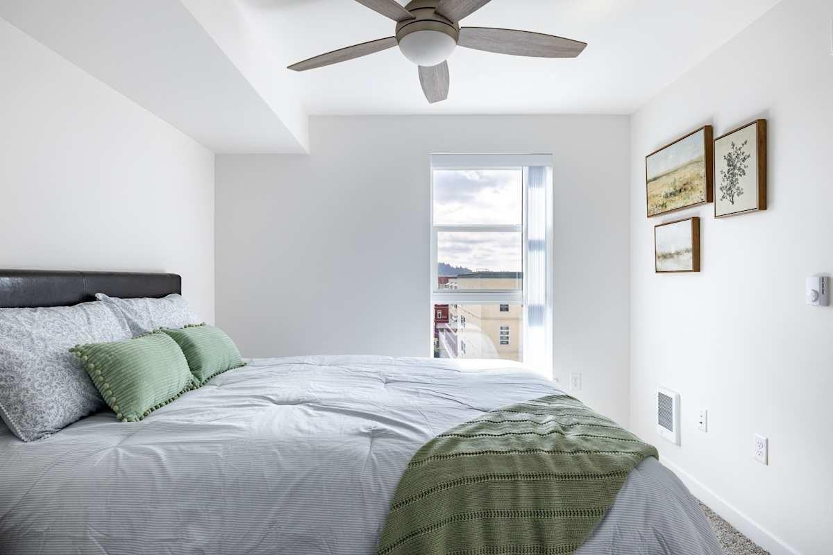 10451 E Burnside St - Photo 2 of 27