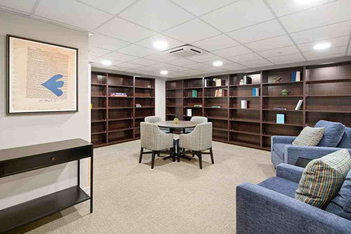 10451 E Burnside St - Photo 4 of 27