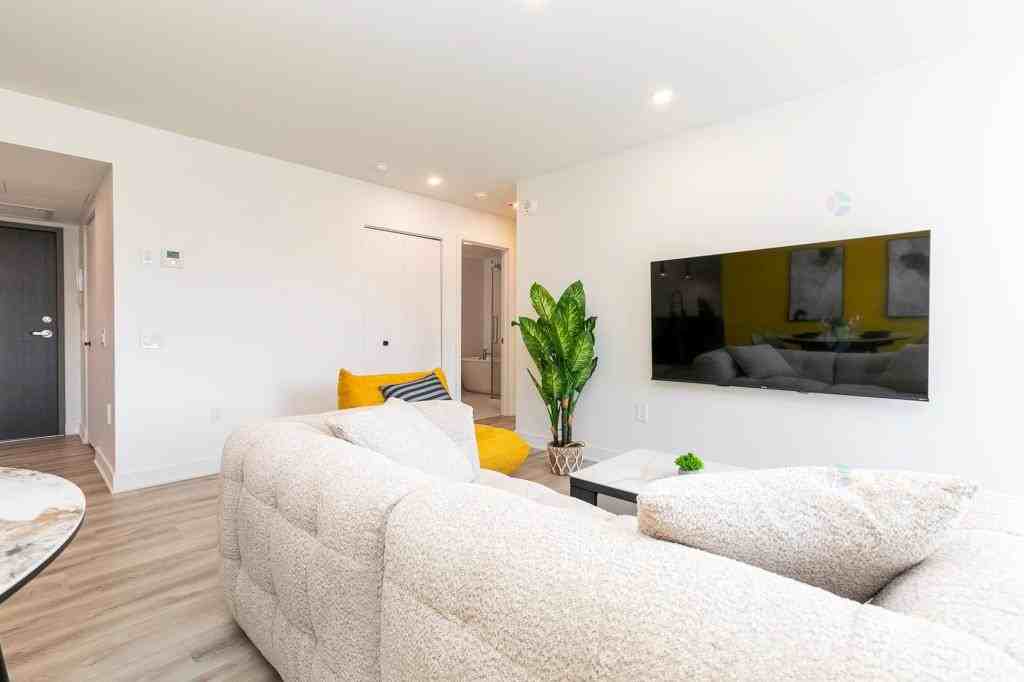 425 Rue Joliette #425 - Photo 4 of 10