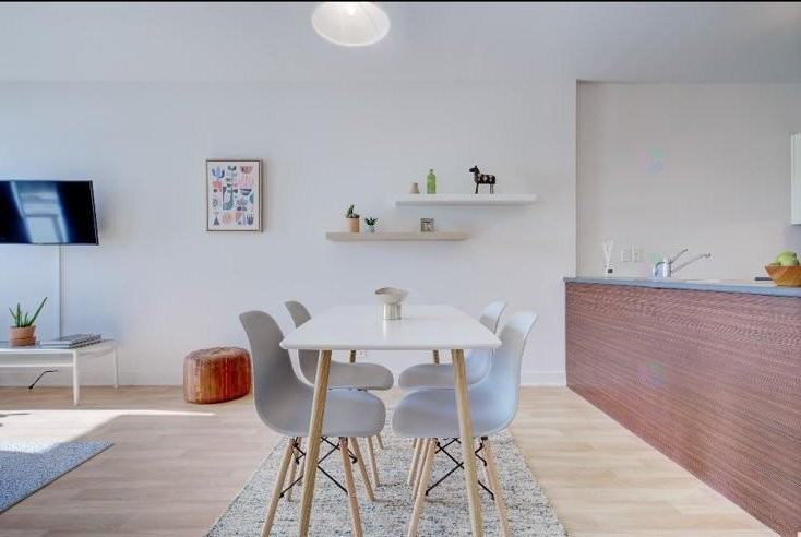 5200 4600 Avenue Colomb #305 - Photo 3 of 10