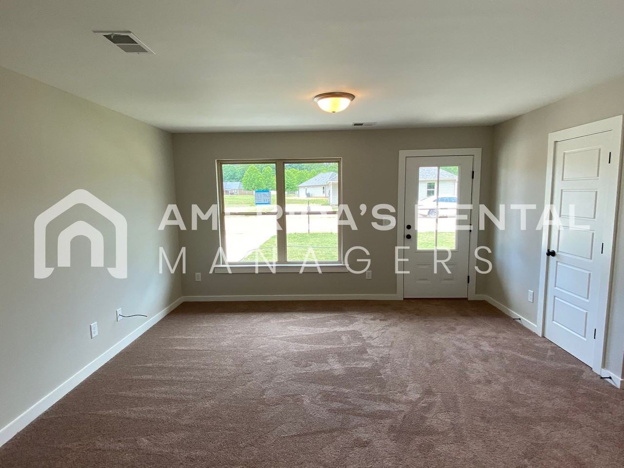 294 Sunlight Cir - Photo 4 of 19
