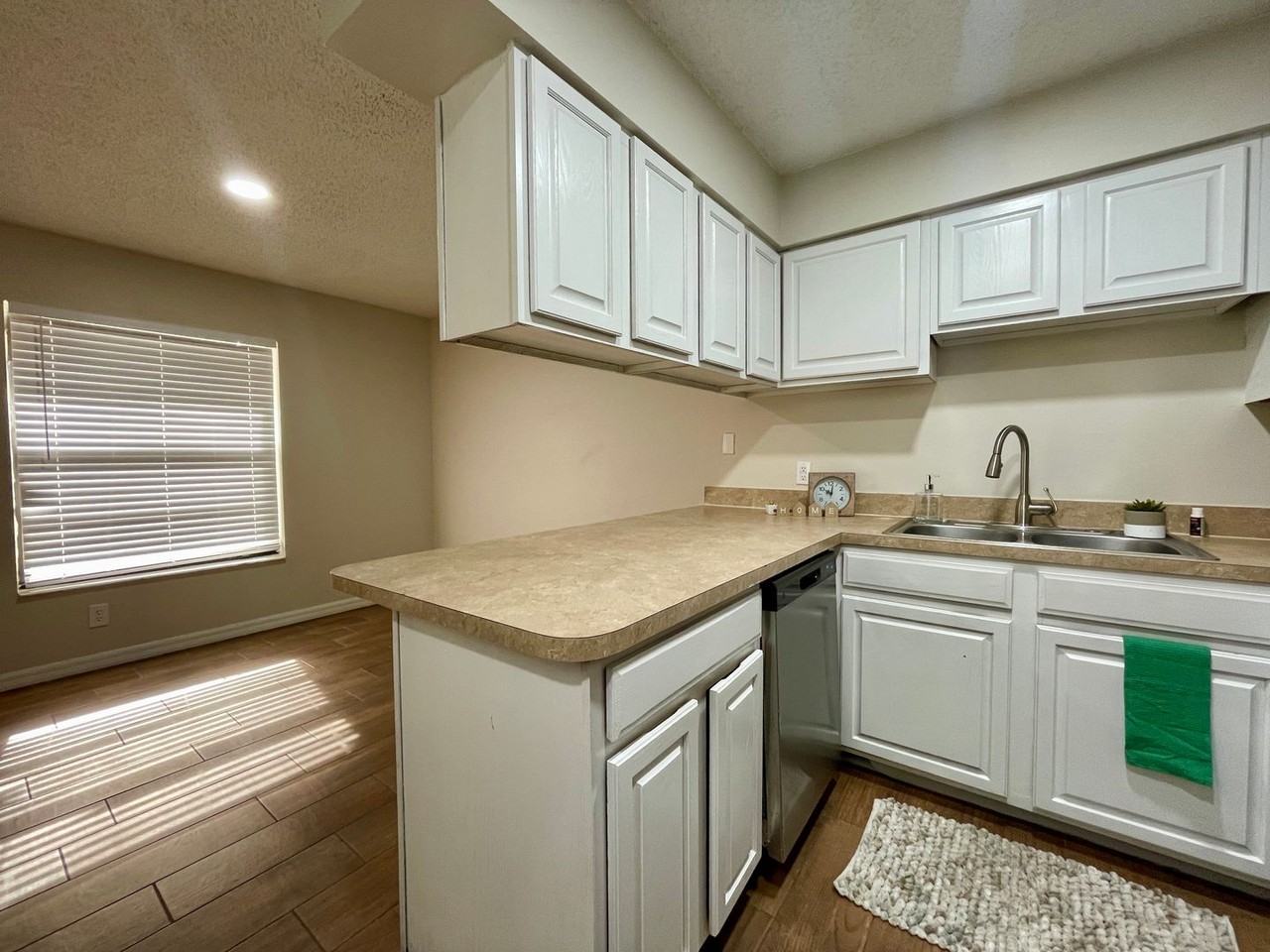 The Rhoads Apartments | 2 Bedroom Apartments in Leesburg, FL - Photo 5 of 50