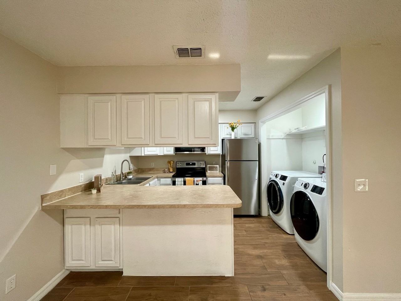 The Rhoads Apartments | 2 Bedroom Apartments in Leesburg, FL - Photo 2 of 50