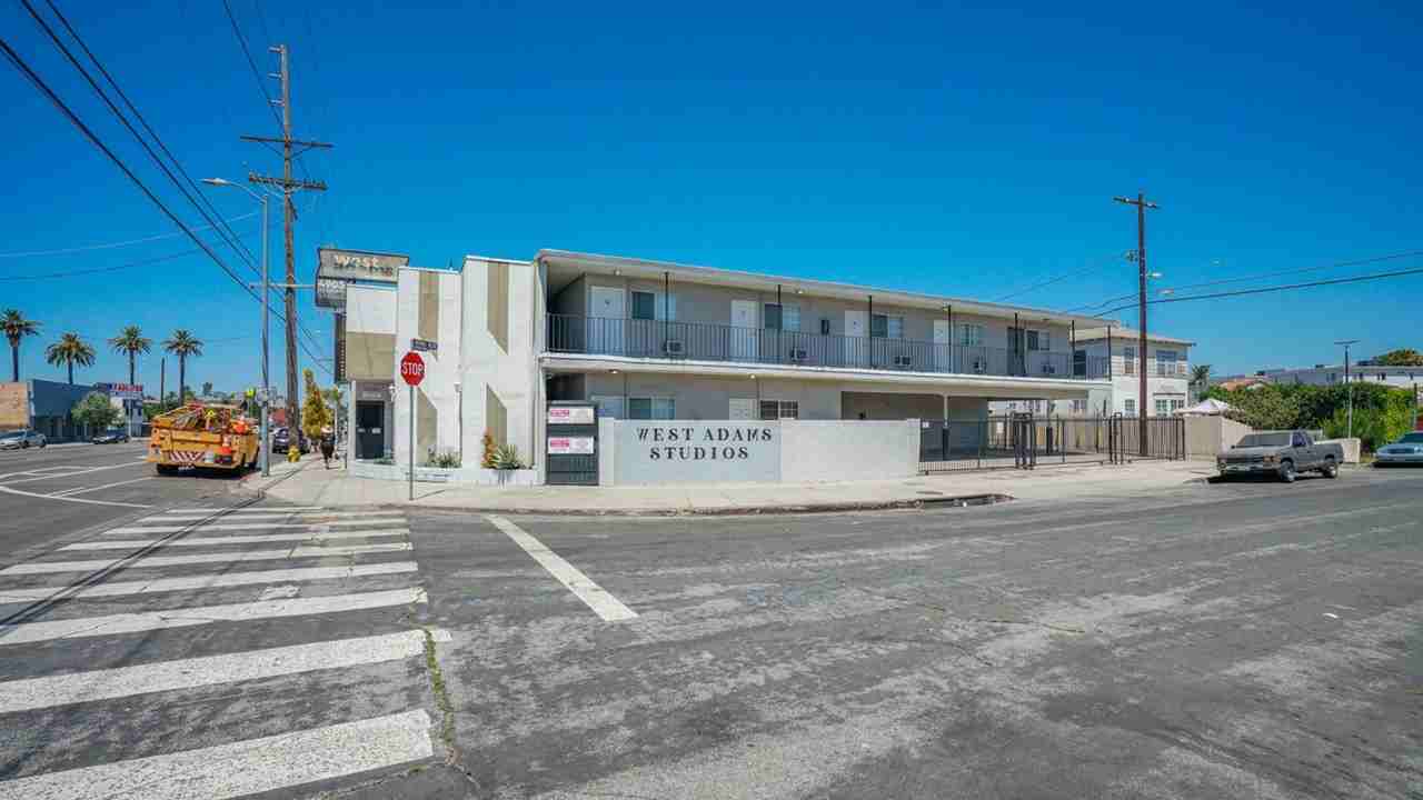 West Adams Studio Apartments - Photo 4 of 12