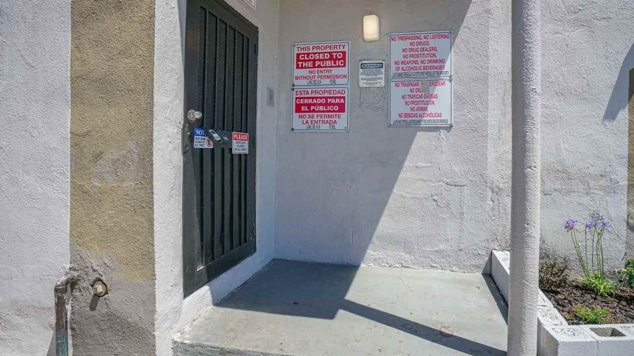 West Adams Studio Apartments - Photo 6 of 12