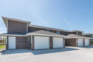 3 spacious bedrooms and 2 full bathrooms. - Photo 1 of 1