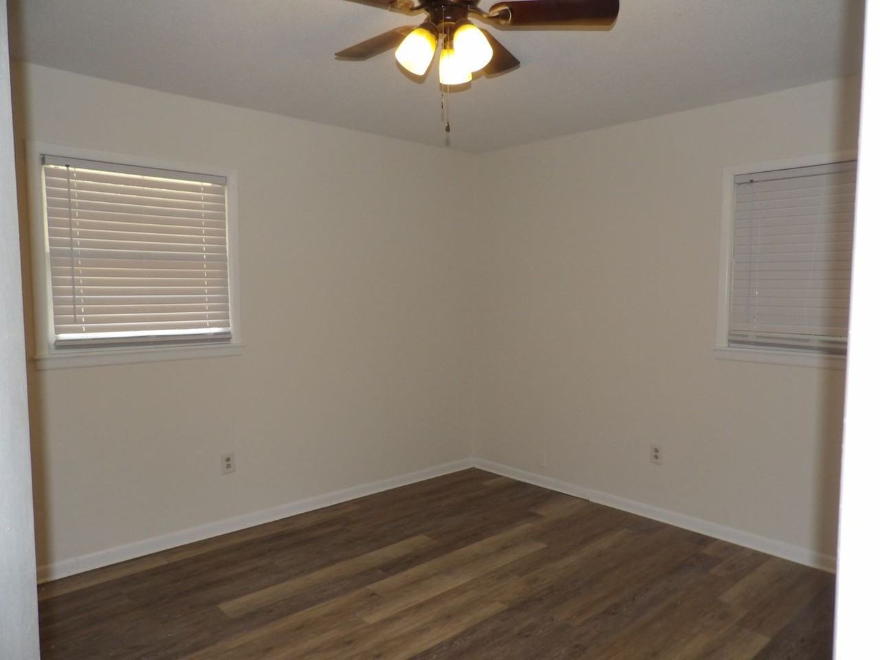 109 Victoria Dr - Photo 6 of 7