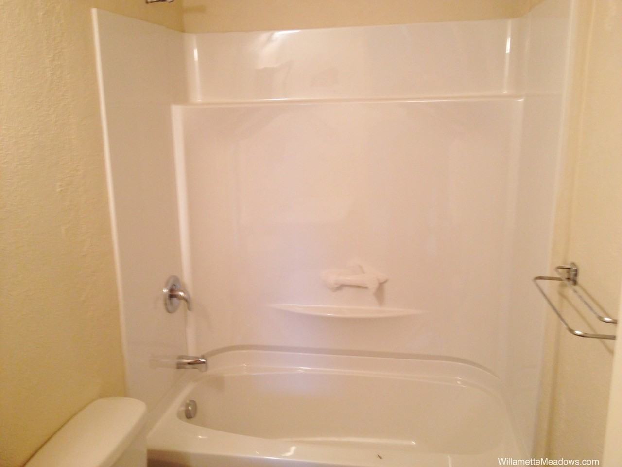 546 45th Pl Ne - Photo 7 of 19