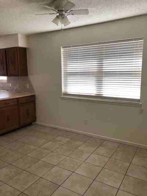 4919 S 6th St - Photo 6 of 19