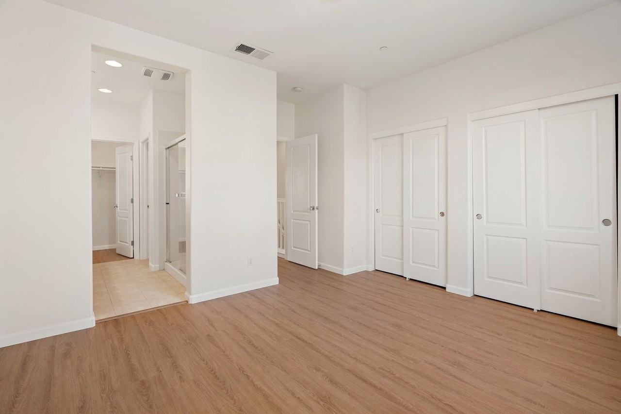 2148 Sheffield Dr - Photo 3 of 19