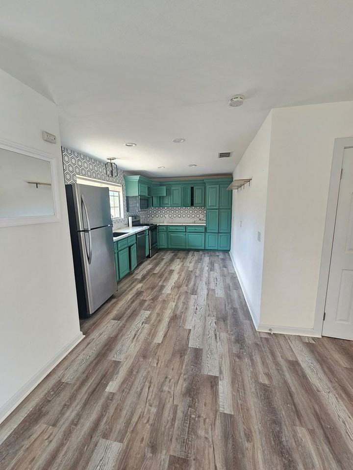 5023 Sunburst St - Photo 3 of 32