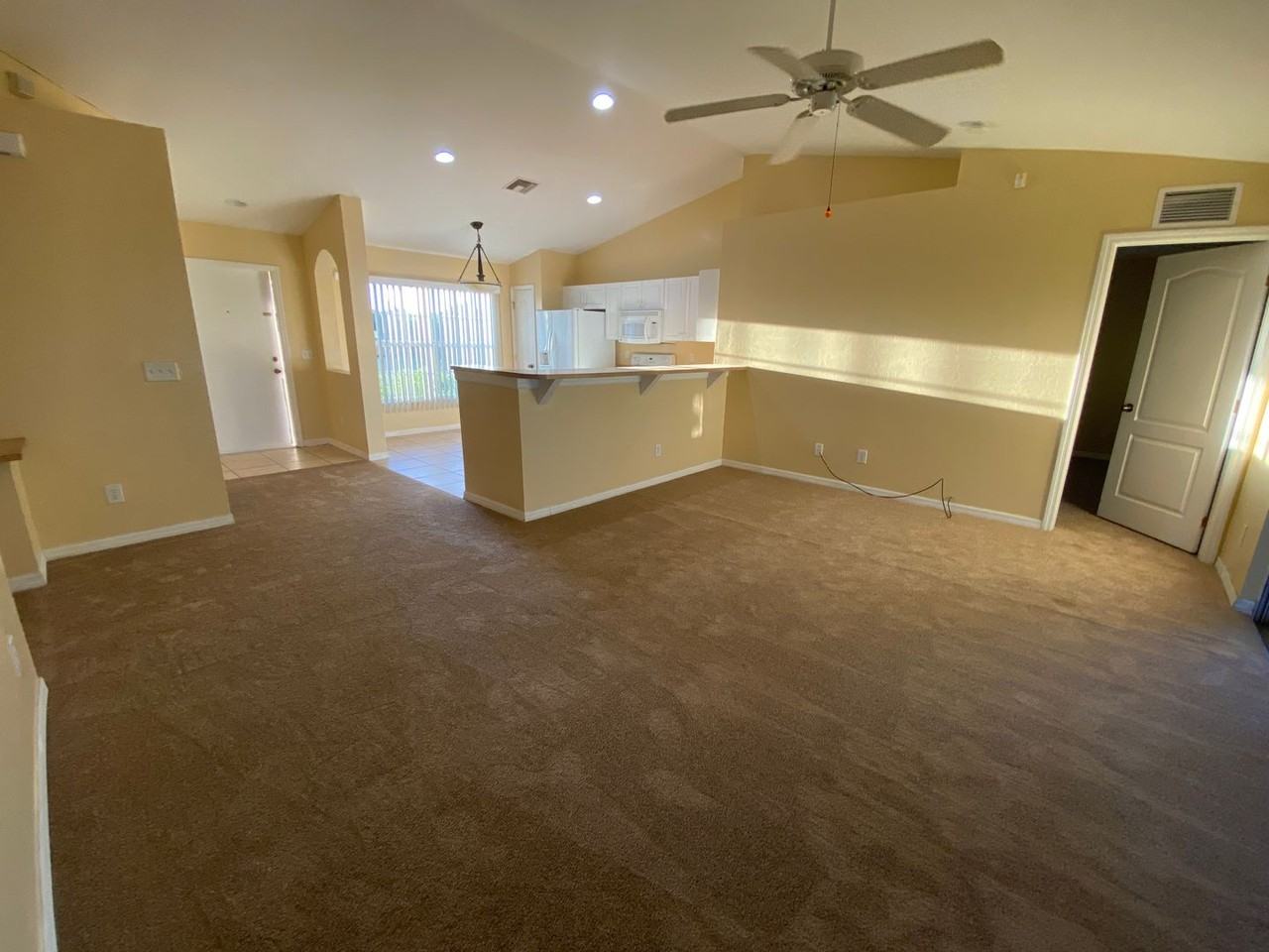 2320 Ne Juanita Pl - Photo 2 of 18