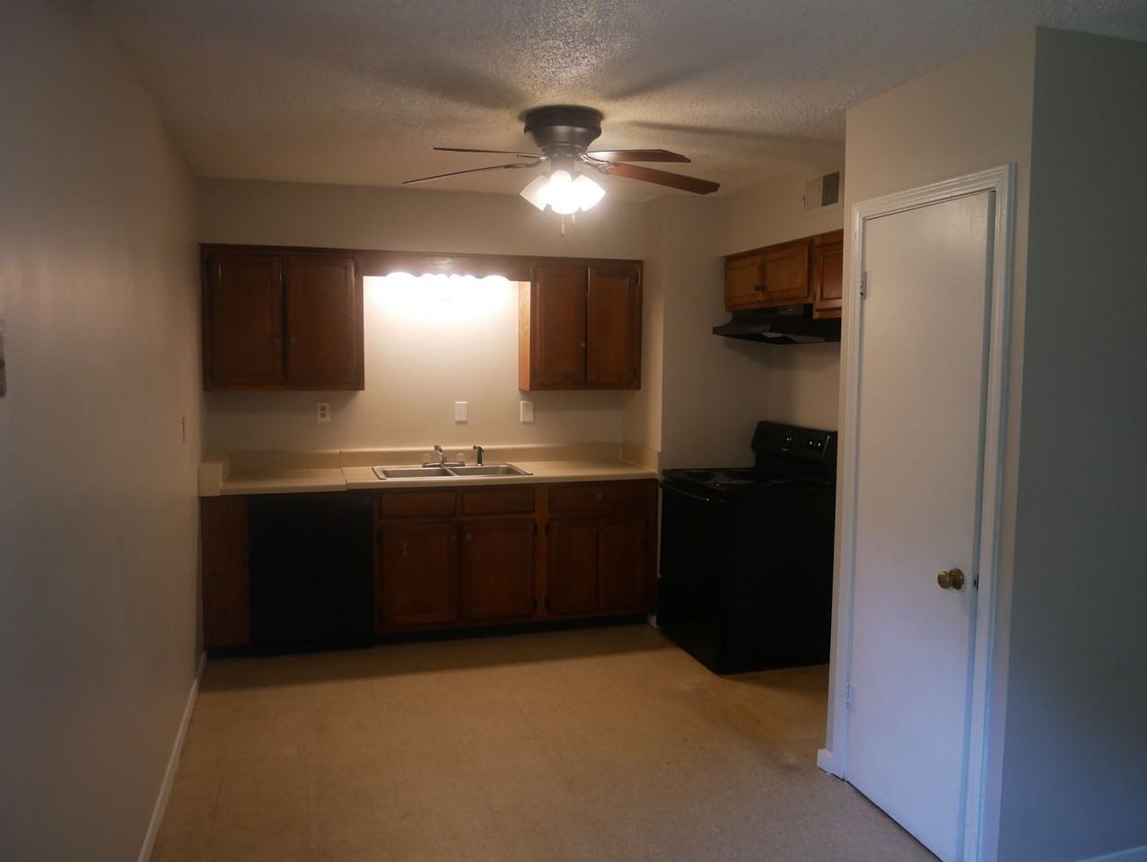 6705 Camelot Rd - Photo 2 of 12