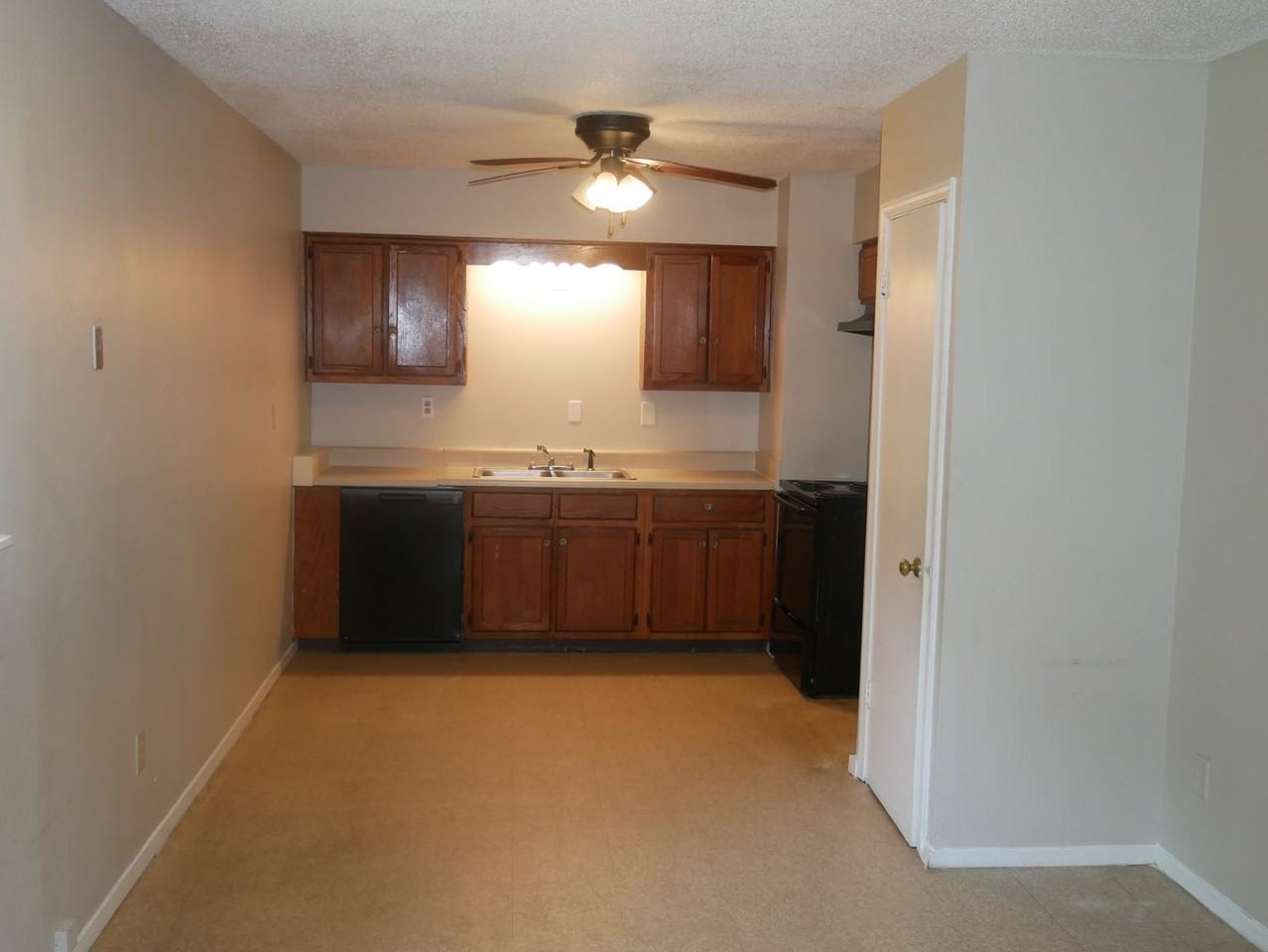 6705 Camelot Rd - Photo 3 of 12