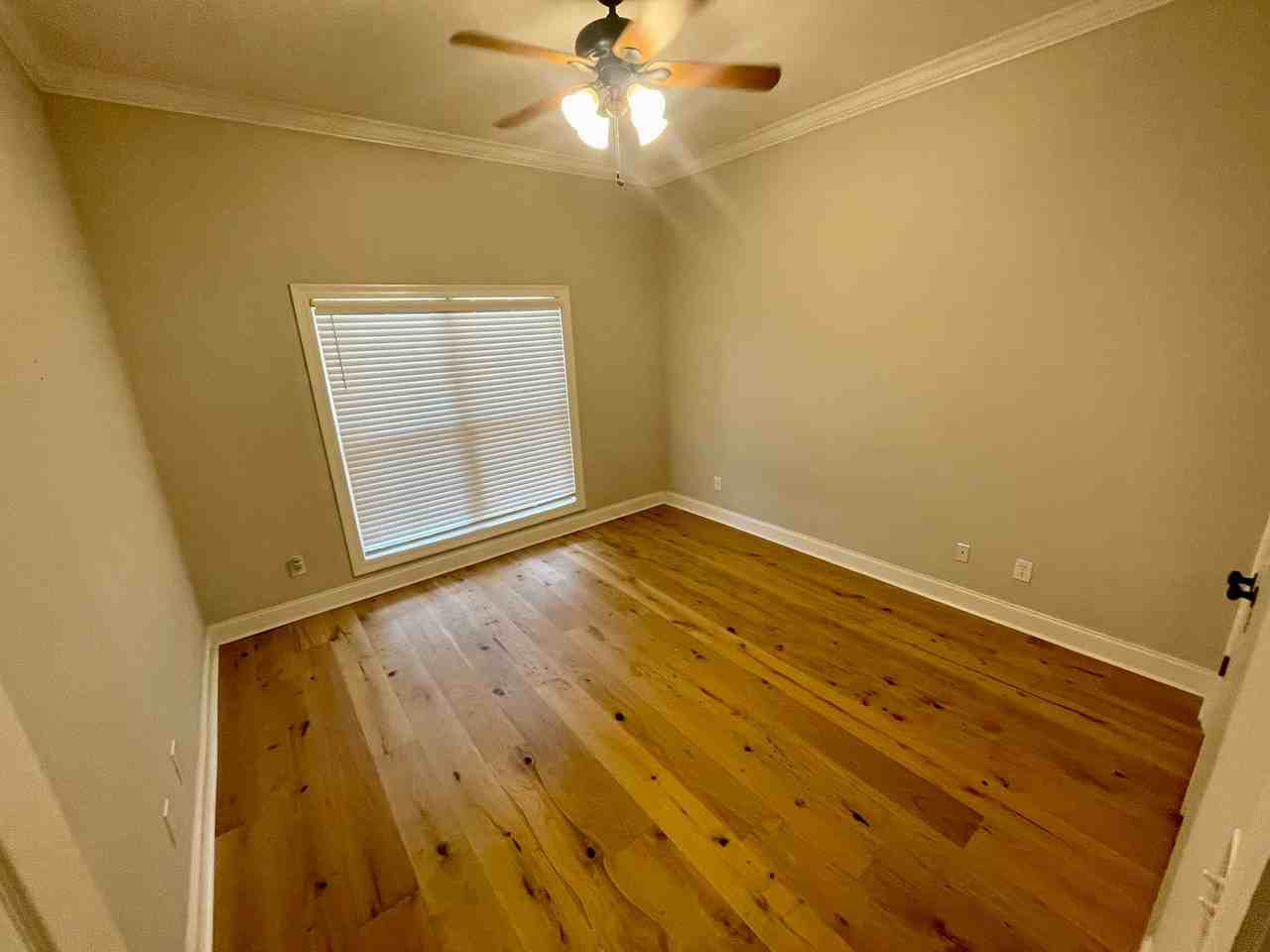 427 Meadowgreen Ln - Photo 6 of 8